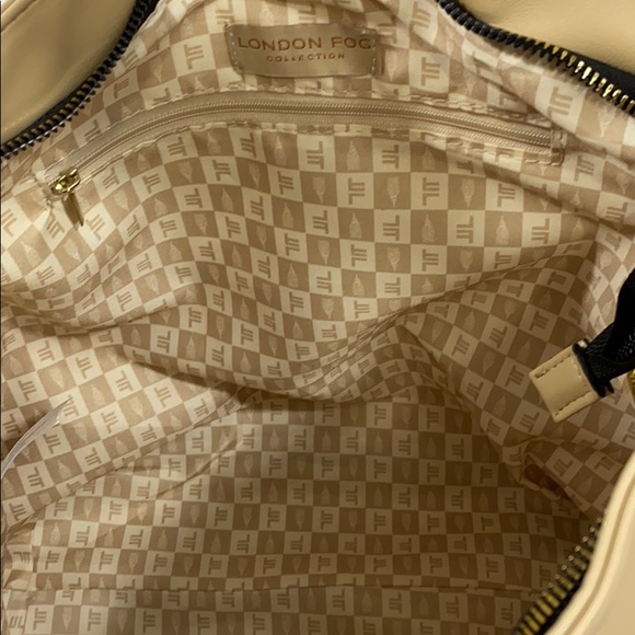 London Fog pale taupe Leanna hobo bag - Picture 13 of 15